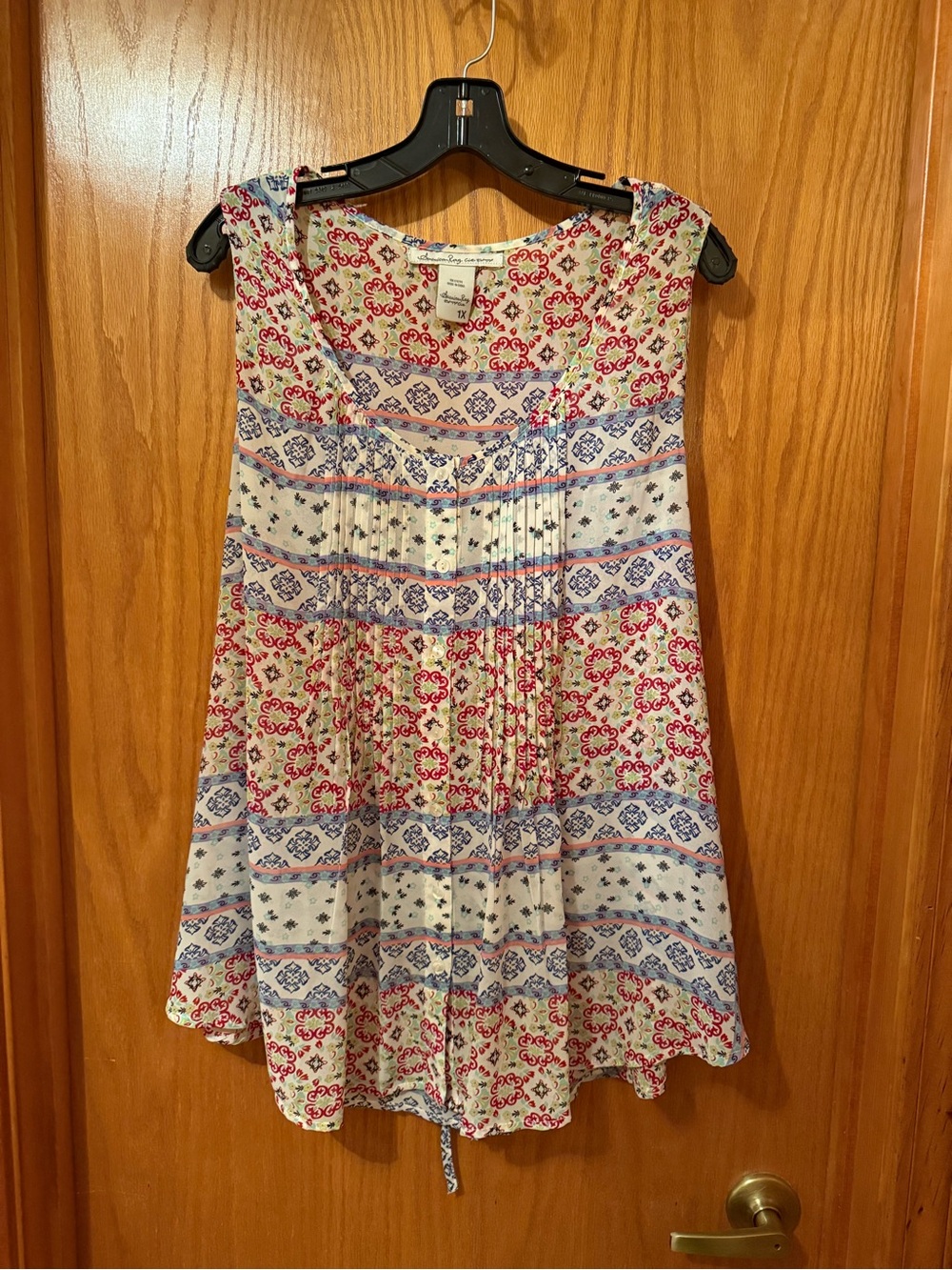 American Rag Women’s White Camisole Tank w/Red & Blue Print 1X